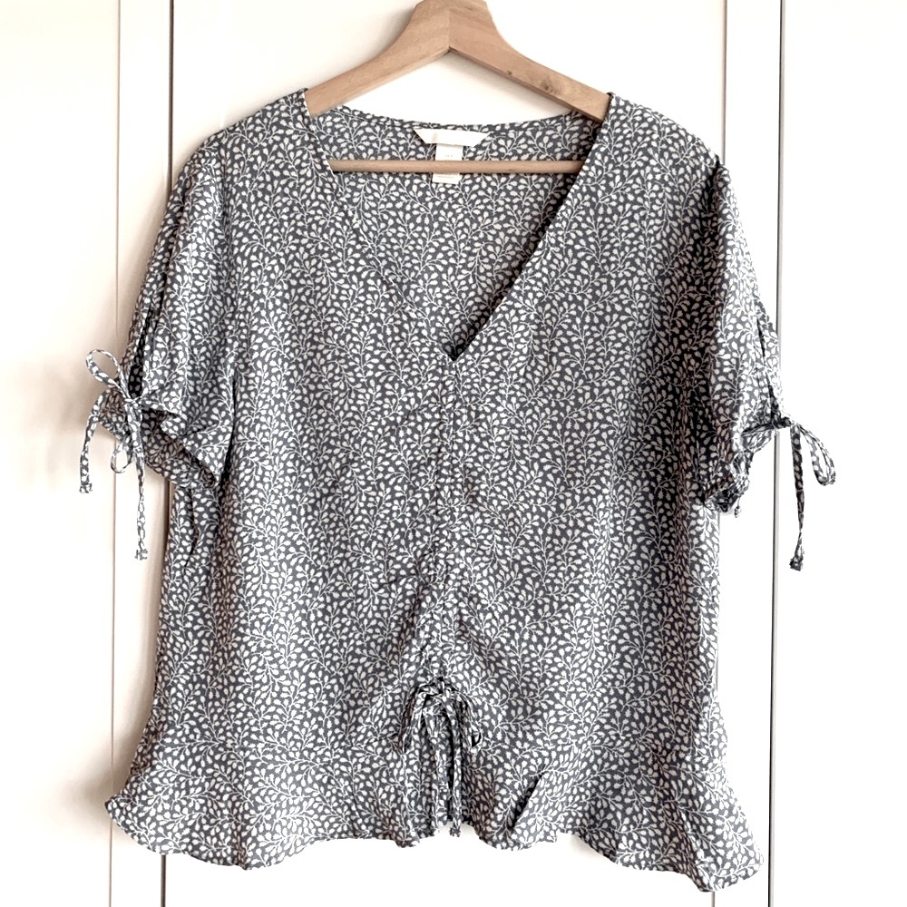 H&M Floral Print Short Sleeved Blouse